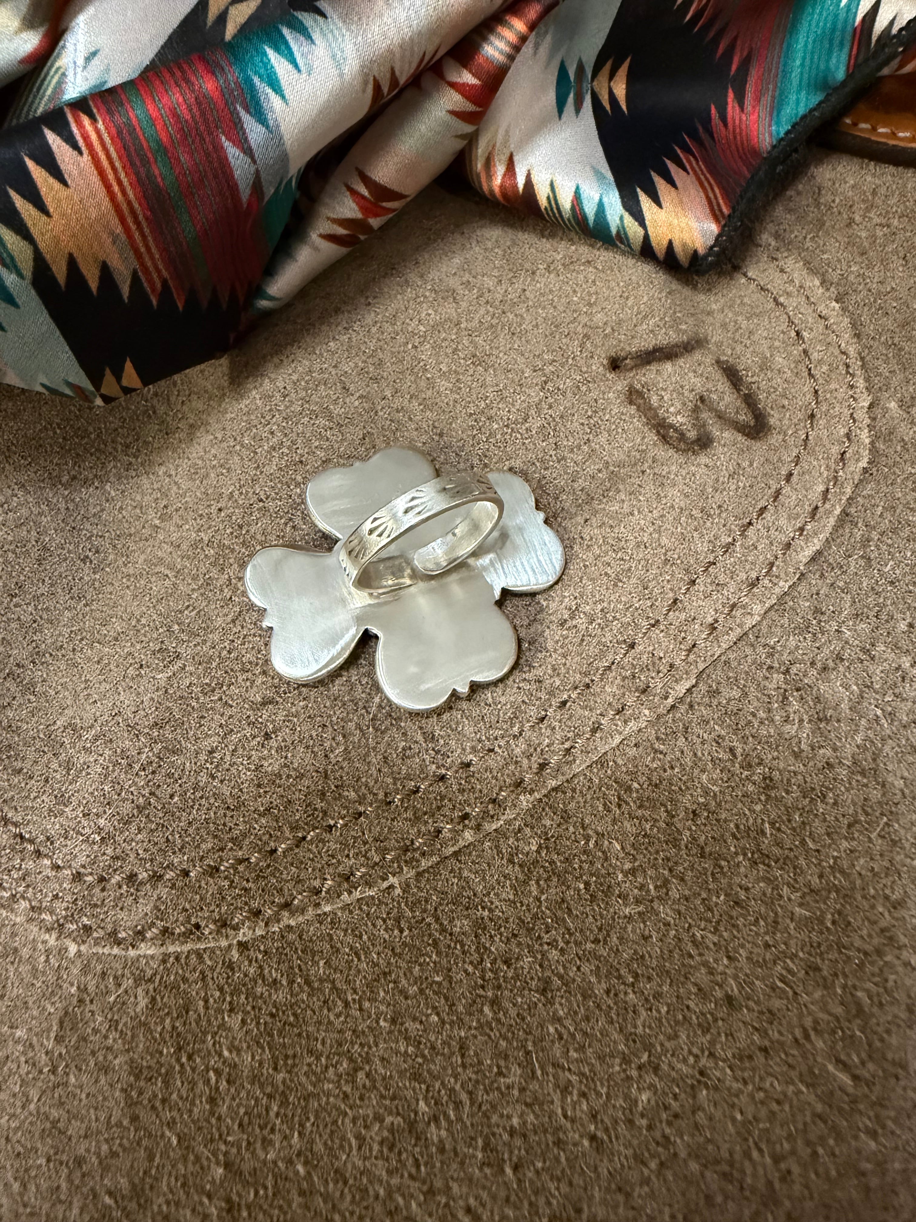 Kingman Flower ring